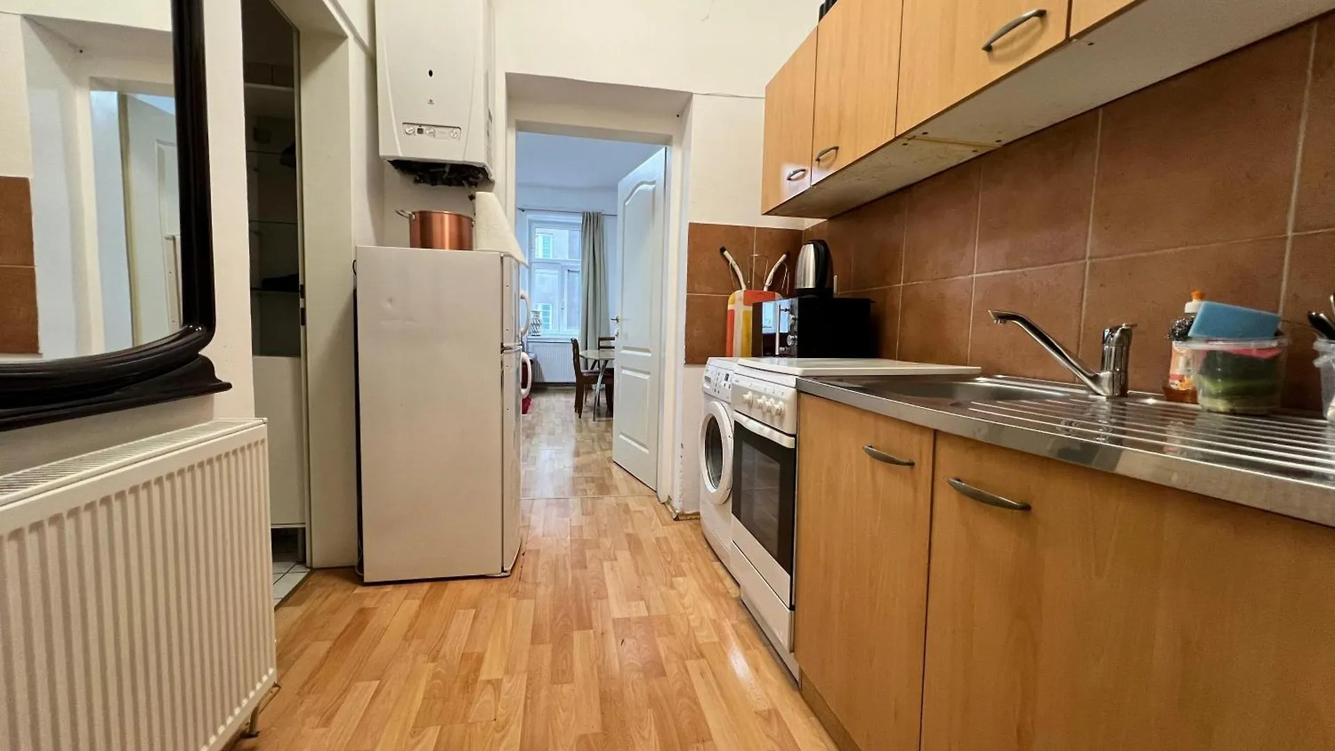 Cozy 2Br Apt- Near Danube River Viena 0*,  Austria